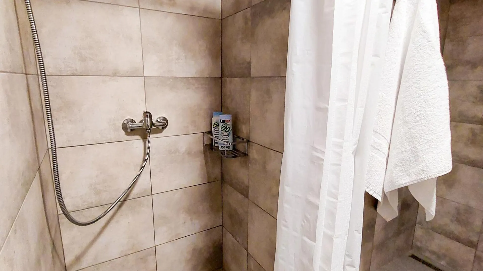 New Spacious Room C2 Praga